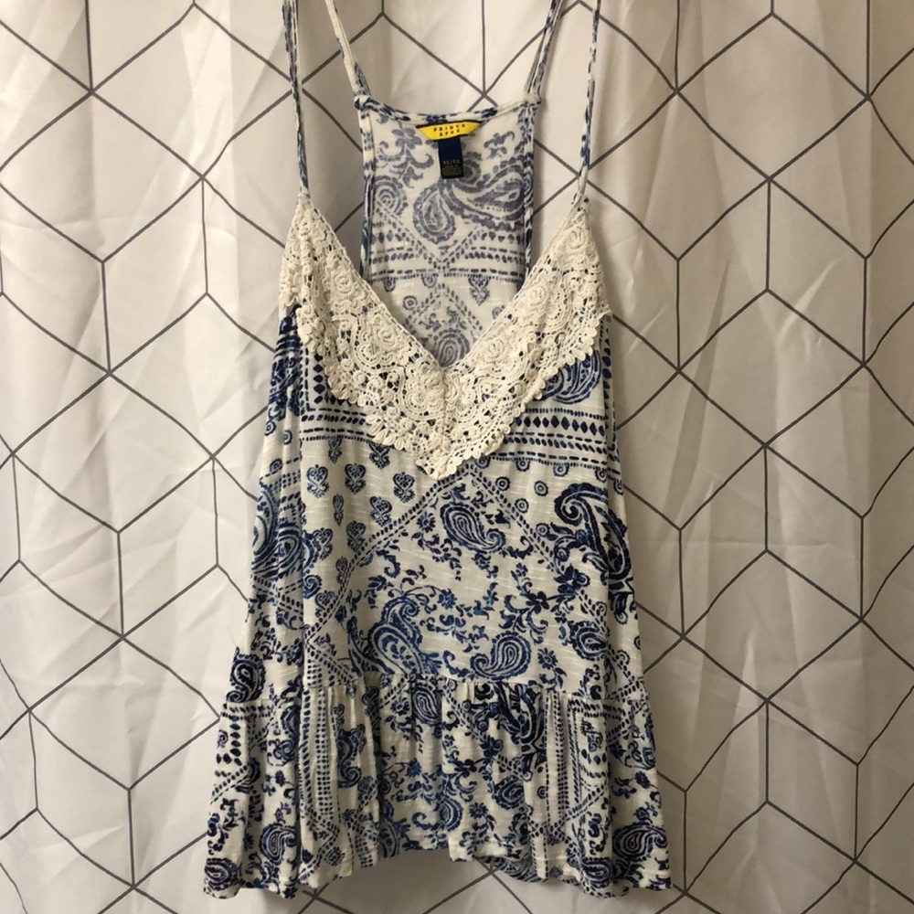 Light weight country tank